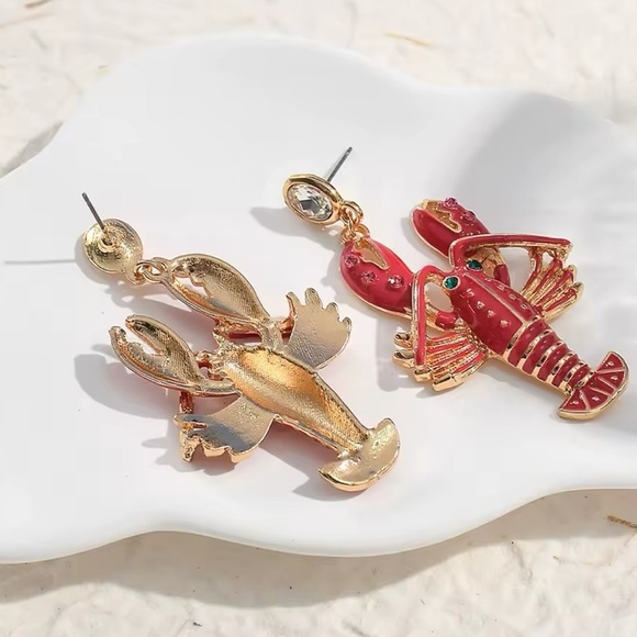 Lobster Pink Gold Earrings - Picture 16 of 16